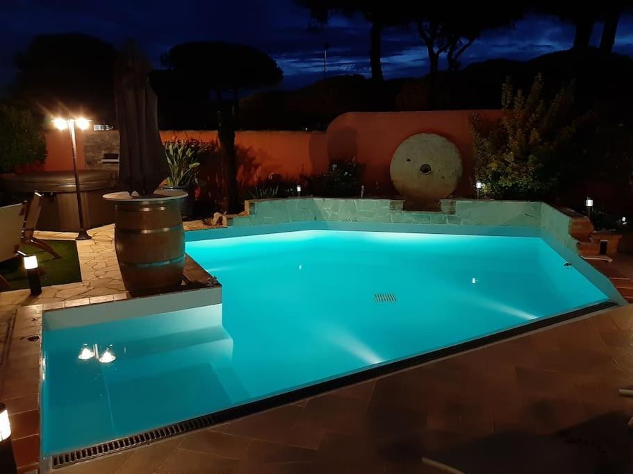Hebergement Insolite Studio Grau Du Roi Mas Des Marines Piscine Le Grau-du-Roi Exteriör bild